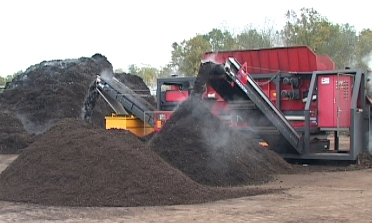 La gestion des déchets - Le compostage des déchets verts - 3 mn 24s 